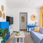 - 8 Min To - Ac - Wifi - Terrace - 8 Guests בית נופש *