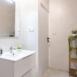 - 8 Min To - Ac - Wifi - Terrace - 8 Guests בית נופש *