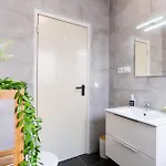 - 8 Min To - Ac - Wifi - Terrace - 8 Guests
