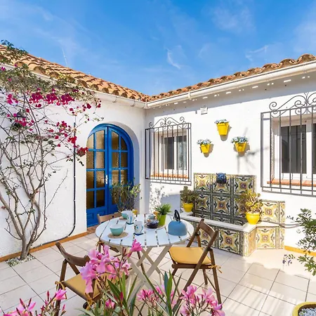 - 8 Min To - Ac - Wifi - Terrace - 8 Guests בית נופש *